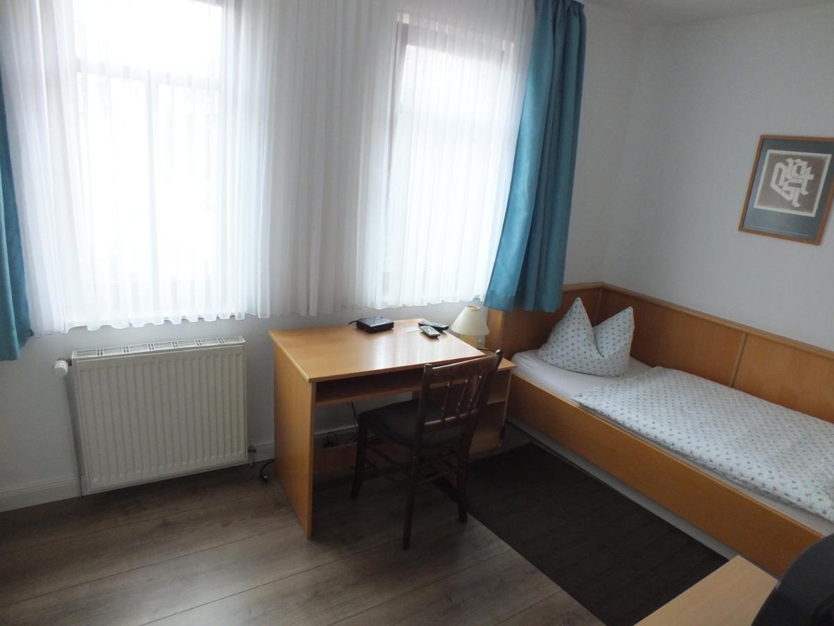 Pension Hinz&Kunz Weimar  Zimmer foto
