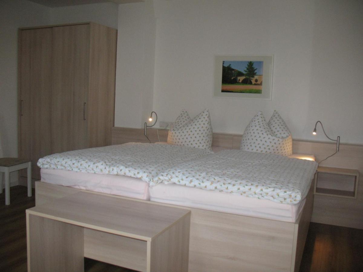Pension Hinz&Kunz Weimar  Zimmer foto